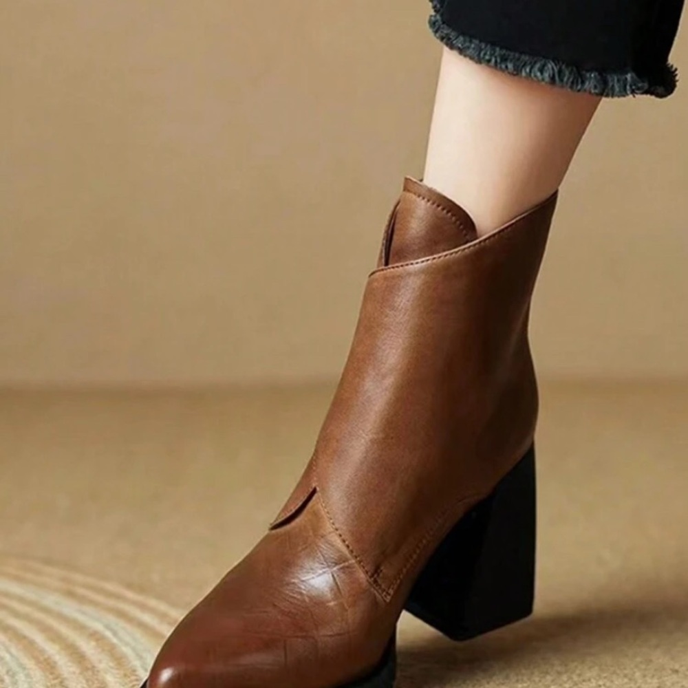 NWOT SHEIN Brown Leather Ankle Boots - Picture 6 of 8